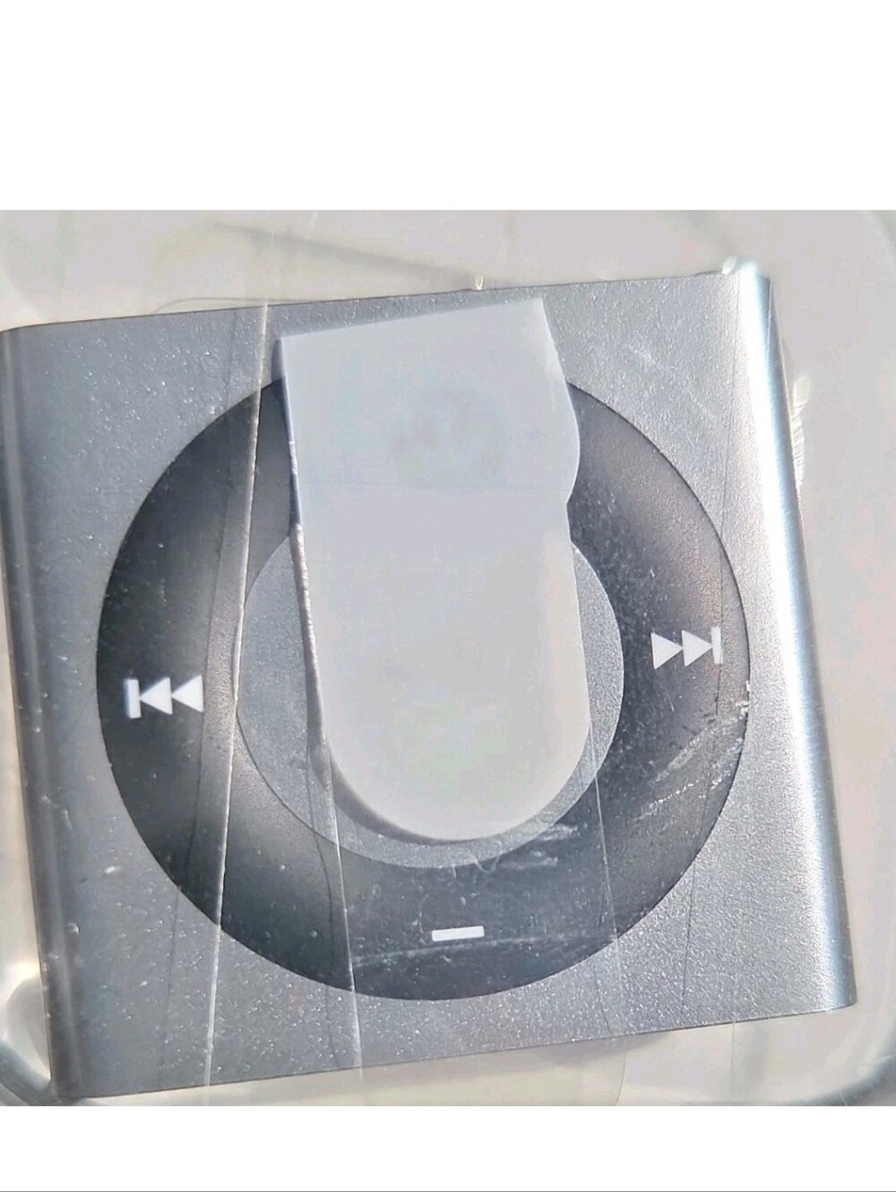 NEW Apple iPod shuffle 4th Generation Silver (2 GB) Factory Sealed